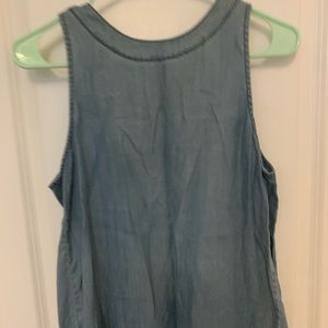 Gap Size XS Tulip Back Chambray Top